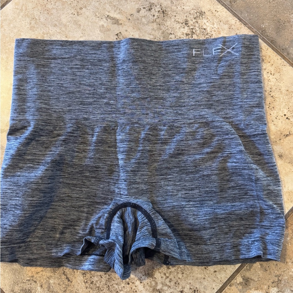 FLEX OWN IT Shape Wear Shorts Size Large. Gray booty shorts. Stomach flattening